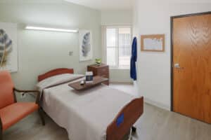 single resident bedroom at sherwood oaks